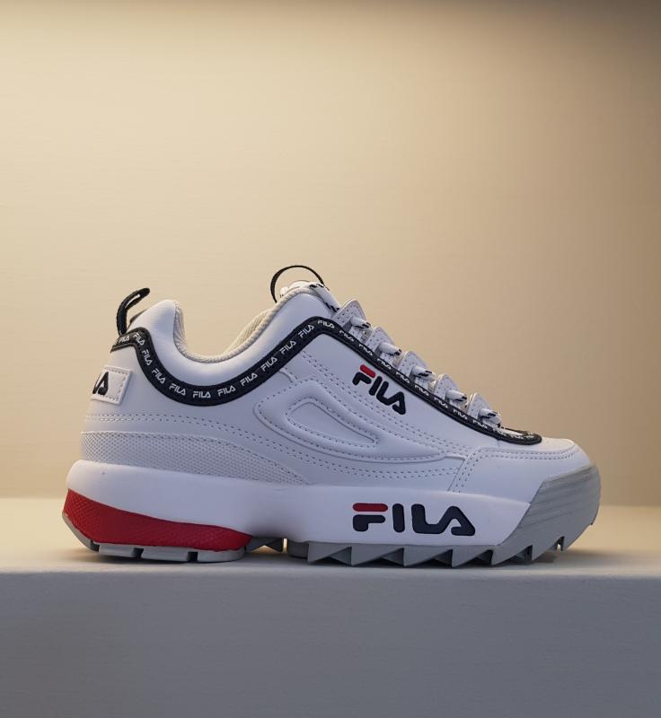 fila disruptor logo